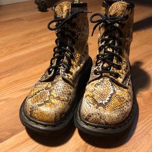 Dr Marten’s Faux Snakeskin Boots Men’s 5
